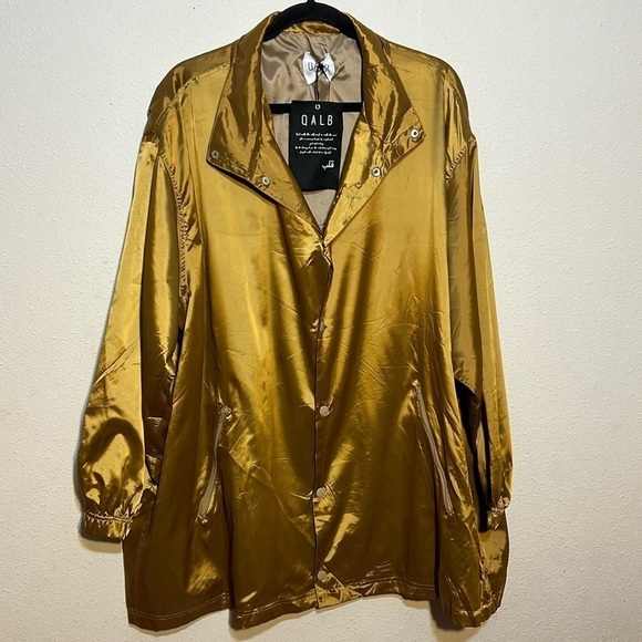 QALB Gold Tone Hooded Wind Jacket - Picture 1 of 13